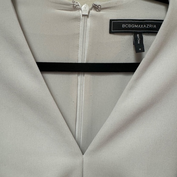 BCBGMAXAZRIA Long Sleeve Wide Leg  V Neck Jumpsuit White Ivory - Picture 6 of 9